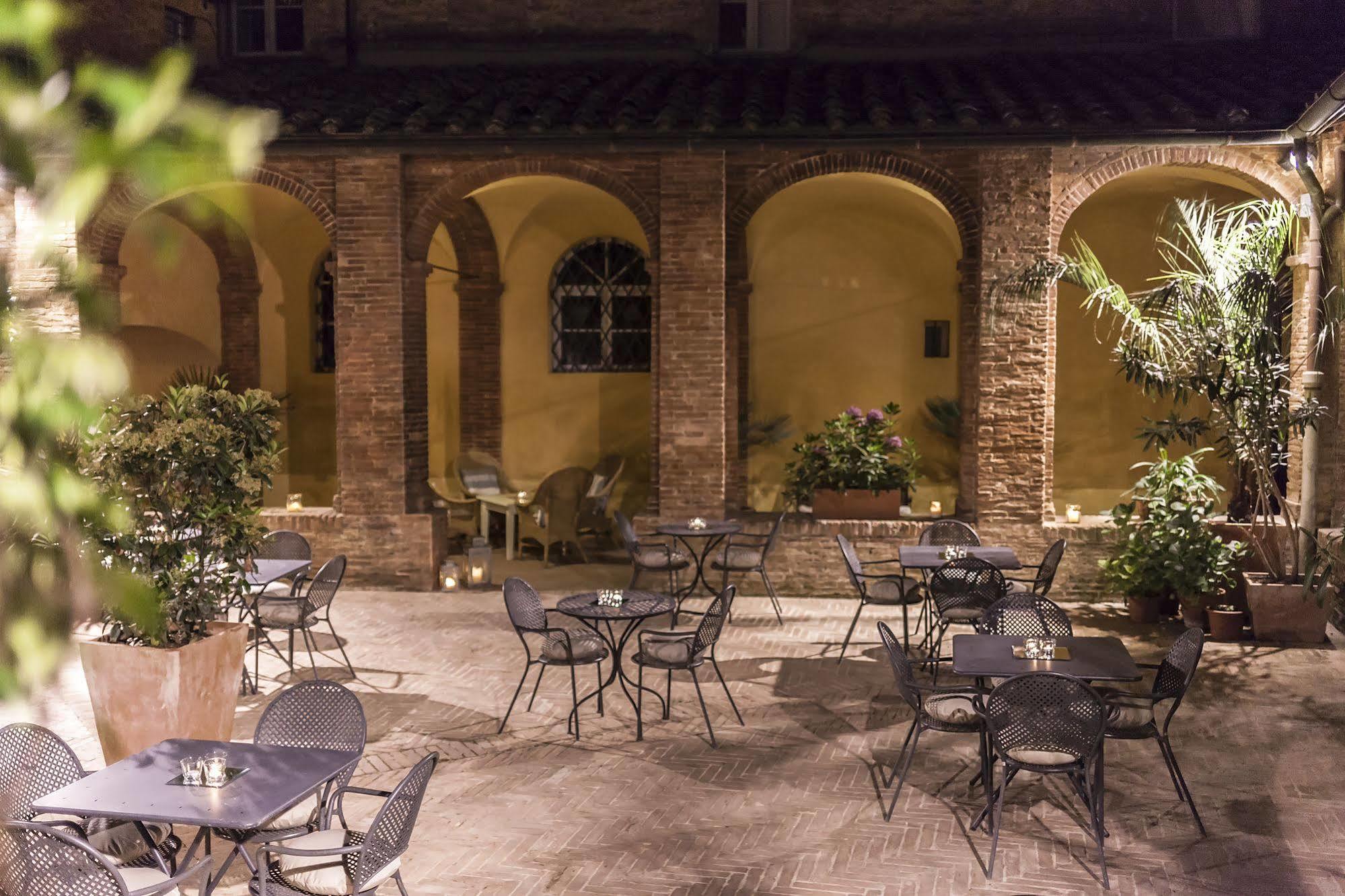 Il Chiostro Del Carmine Hotel Siena Exterior foto